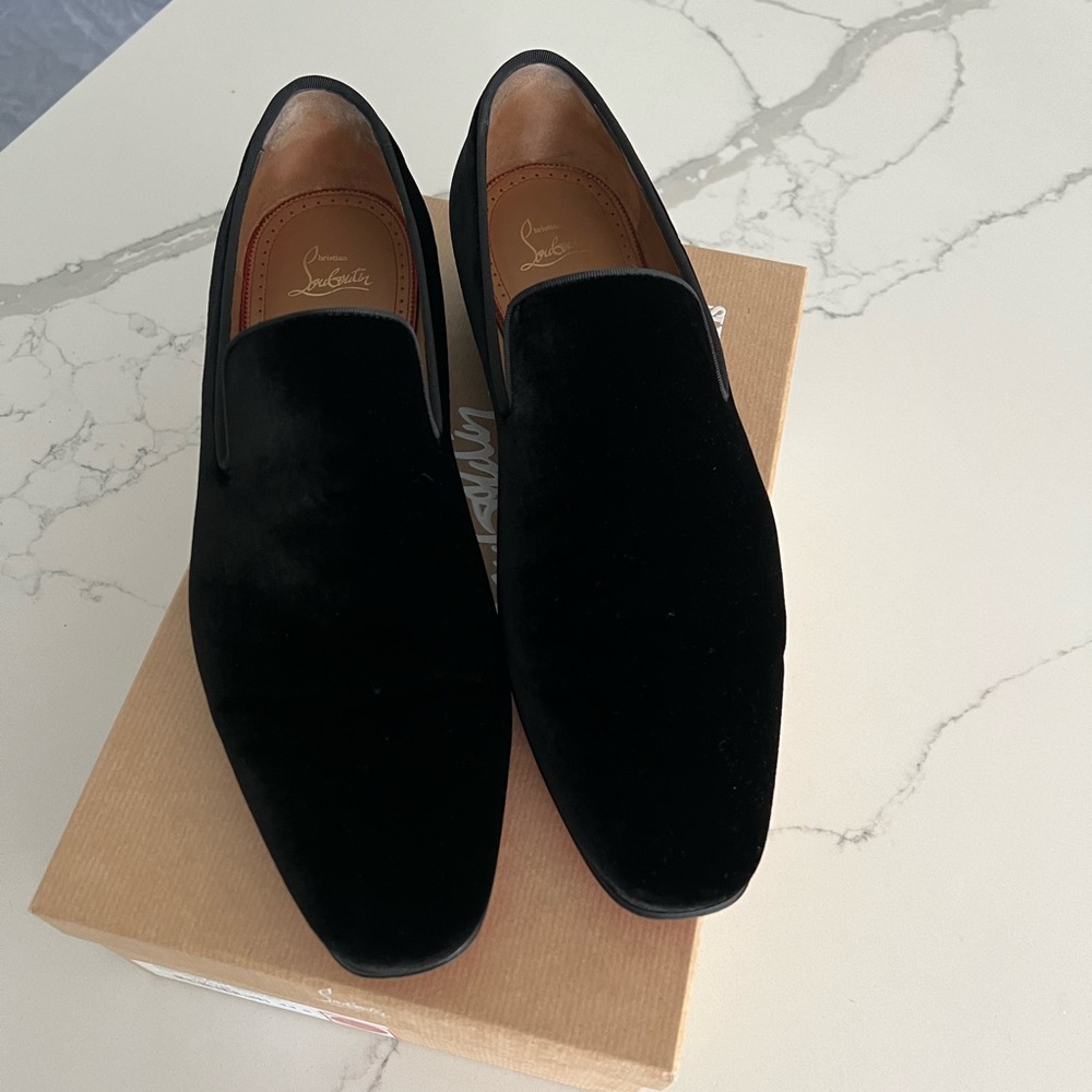 Like new Mens Christian Louboutin Dandelion flat velvet black dress shoe